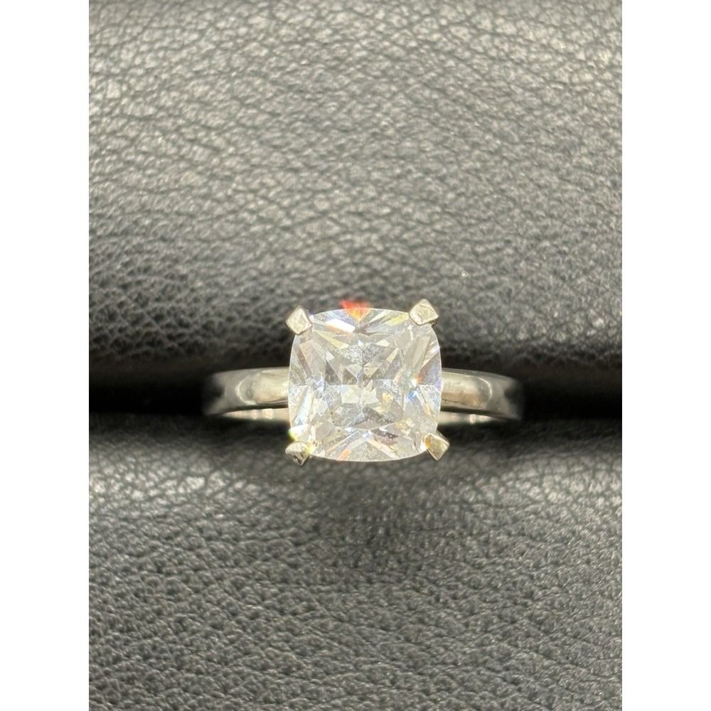 New Condition SterlingSilver 8MM Cushion CubicZirconia Solitaire Ring Size 7 E11